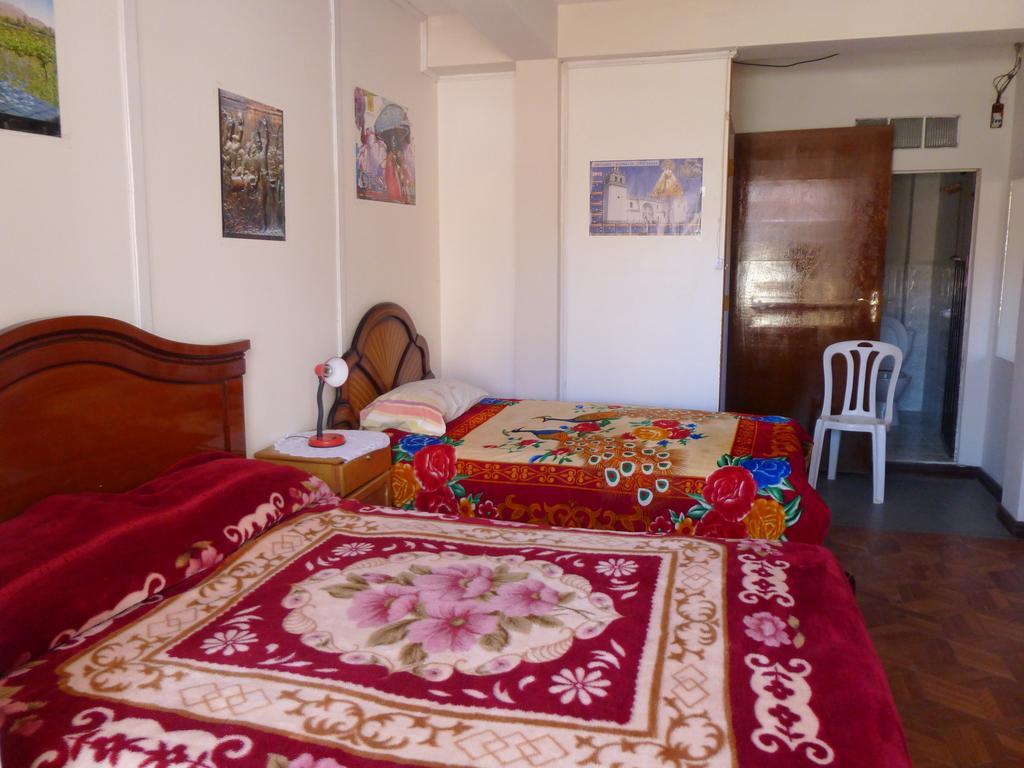 Yunguyo Hostal Villa Imperial מראה חיצוני תמונה